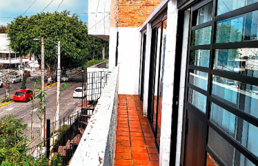 Jardines del Country, Casa en Venta, Fidel Velazquez, 2 Frentes